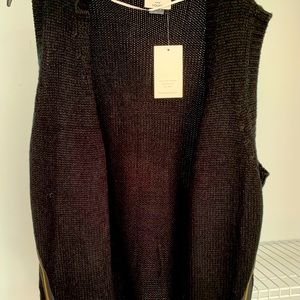 New black sleeveless sweater